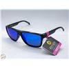 Image 1 : PAIR OF NEW FOSTER GRANT SUNGLASSES