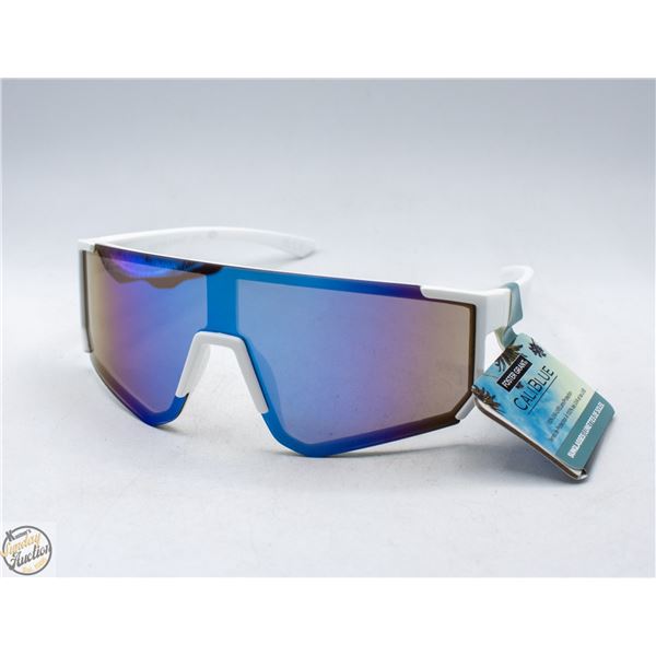 PAIR OF NEW FOSTER GRANT SUNGLASSES