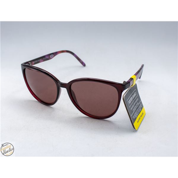 PAIR OF NEW FOSTER GRANT SUNGLASSES