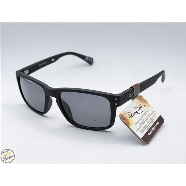 PAIR OF NEW FOSTER GRANT SUNGLASSES
