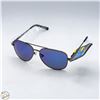 Image 1 : PAIR OF FOSTER GRANT SUNGLASSES