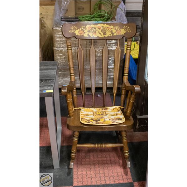ANTIQUE ROCKING CHAIR