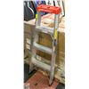 Image 1 : 4FT MASTERCRAFT LADDER