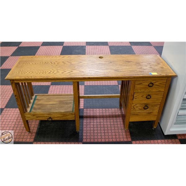 OAK 3 DRAWER CONTEMPORARY COMPUTER DESK