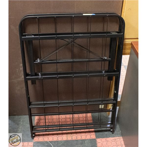 SMALL FOLDING COT