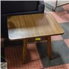 Image 1 : VINTAGE OCCASIONAL TABLE H-18.5" W-20.5" L-26.5"
