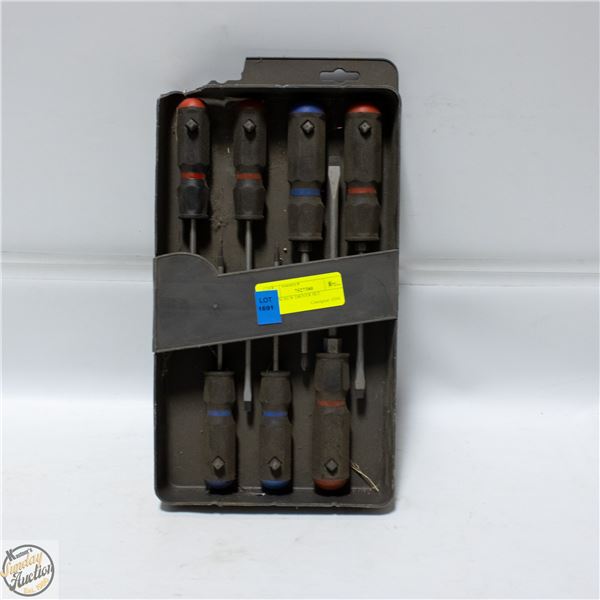NEW SCREW DRIVER SET