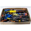 Image 1 : FLAT OF ASSORTED HAND TOOLS