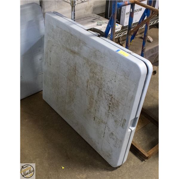 FOLDING 6FT RESIN TABLE