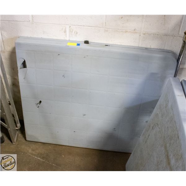 FOLDING 6FT RESIN TABLE - MINOR DAMAGE TO ONE