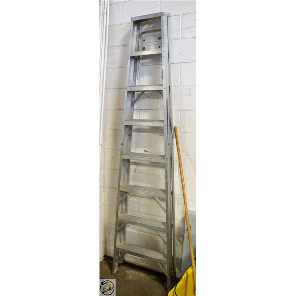 8FT ALUMINUM A-FRAME LADDER