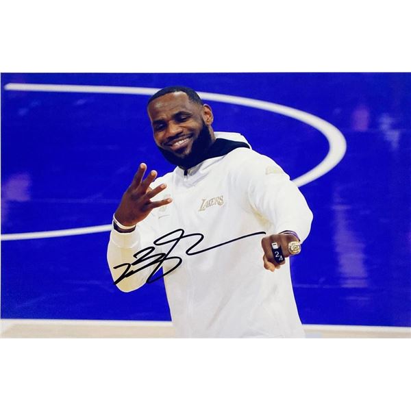LA Lakers LeBron James facsimile signed photo.