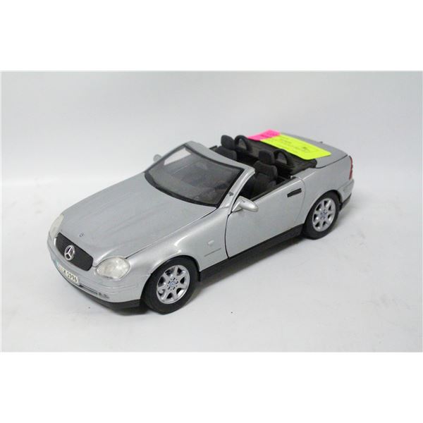 MERCEDES SLK 1:18 SCALE DIECAST CRACK SCREEN