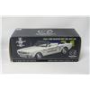 Image 1 : 1964 1/2 MUSTANG PACE CAR HIGH DETAIL 1:18