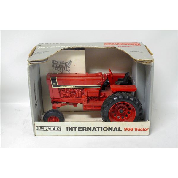 INTERNATIONAL 966 TRACTOR 1:16 SCALE DIECAST