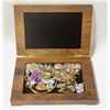 Image 1 : WOOD BOX W ASSTD JEWELRY