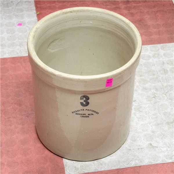 MEDALTA POTTERIES #3 CROCK NO LID