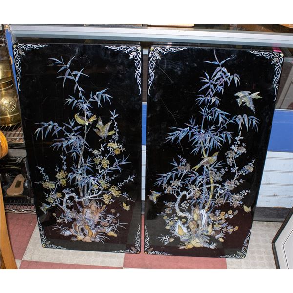 PAIR OF INLAID ABALONE CHINESE DECORATIVE SCENES