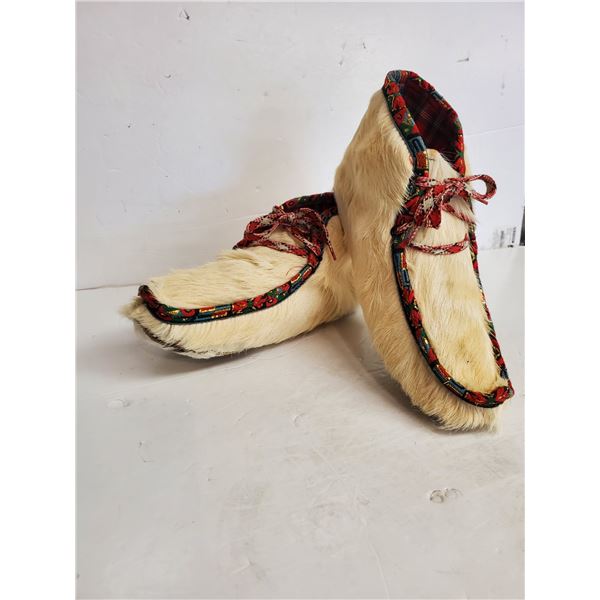 Pair of Vintage Norwegian Sami Reindeer Fur Shoes * 10" Long sole