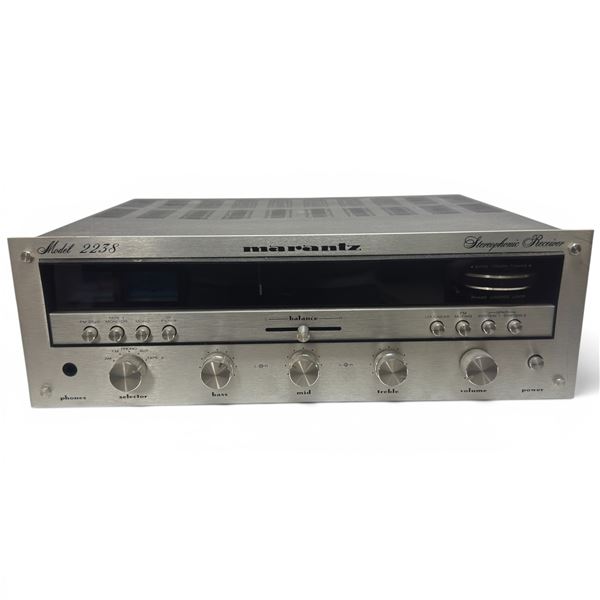 Marantz Model 2238 Stereophonic Receiver Silver Face 1970s