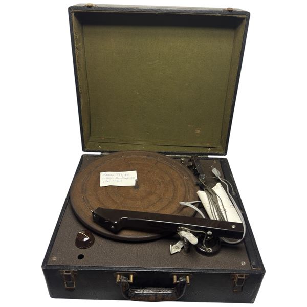 1939 Packard Portable Phonograph Suitcase Turntable Record Player