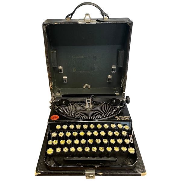 Vintage Remington Portable  Manual Typewriter with Case