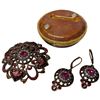 Image 5 : 4 Joan Rivers Trinket Boxes with Removable Brooch Tops and Matching Earrings