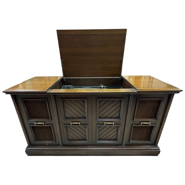 Electrohome Stereo Cabinet with Dual 1214 Turntable 53x18.5x23"