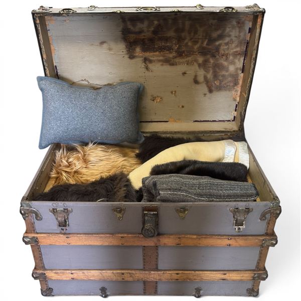 Large Steamer "Tickle" Trunk Filled with Faux Furs and Wool Blankets and More 34.5x21x24"
