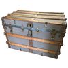 Image 4 : Large Steamer "Tickle" Trunk Filled with Faux Furs and Wool Blankets and More 34.5x21x24"