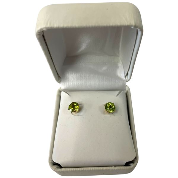 14KT Yellow Gold Peridot Stud Earrings - 5.4 mm diameter Peridots in 14KT claw settings (Total weigh