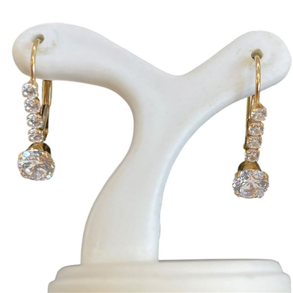 14KT Gold & Crystal Drop Earring with Lever Back -13mm drop with largest stone 0.5 Carat (Total weig