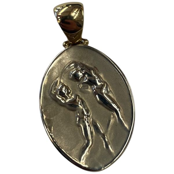 14K Yellow/White Embossed Gold Tagliamonte Reversible Oval Pendant (Total weight: 4.8 grams) Pendant