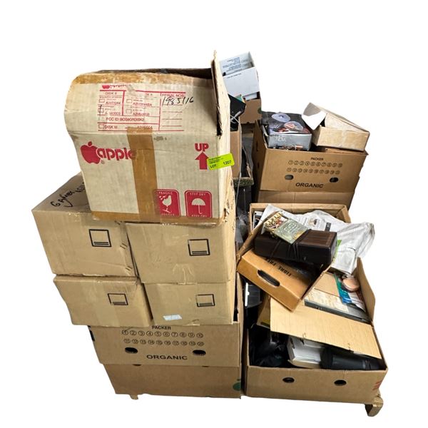 Pallet Lot Vintage Electronics: Parts, New Old Stock, Used, Computer, Audio/visual and More # 8