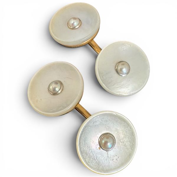 Ladies 14K Gold Mother Of Pearl Cufflinks - Total weight: 8.3 grams (13.8 mm diameter cufflinks)