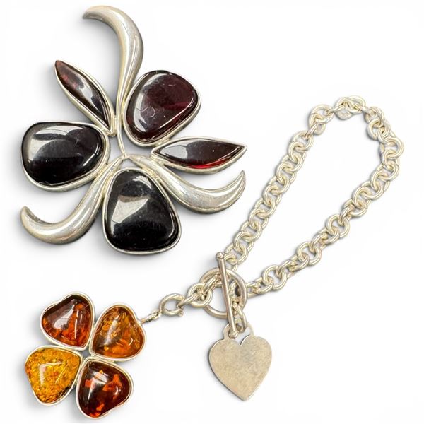 Large Sterling & Amber Resin Brooch & 4 Leaf Clover Toggle Bracelet - Total weight: 53.8 grams (Broo