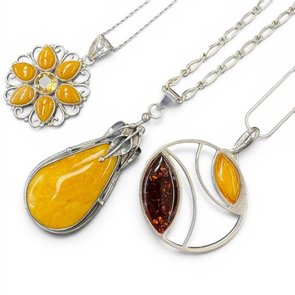 3 Sterling Silver Amber Resin Necklaces - Total weight: 62.6