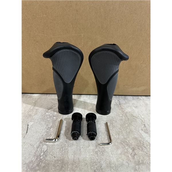 1 Pair of Ergonomic Bike Grips Black