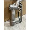Image 2 : Husky Fuel Pump Handle