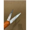 Image 10 : Fiskars Long Handled Grass Shears