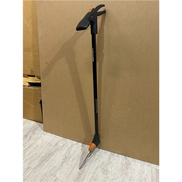 Fiskars Long Handled Grass Shears