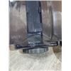 Image 12 : BISSELL Little Green ProHeat Pet Portable Carpet & Upholstery Cleaner