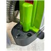 Image 9 : BISSELL Little Green ProHeat Pet Portable Carpet & Upholstery Cleaner