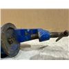 Image 10 : Vintage Blue Cast Iron Tabletop/Clamp Bench Vise