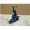 Image 12 : Vintage Blue Cast Iron Tabletop/Clamp Bench Vise