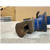 Image 9 : Vintage Blue Cast Iron Tabletop/Clamp Bench Vise