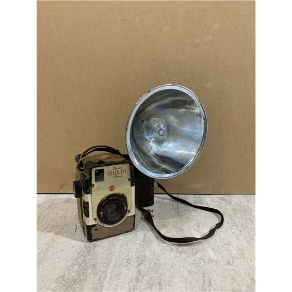 Vintage Brownie Bull's -Eye Camera