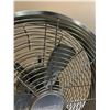 Image 4 : Nautica Home Stainless Steel Table Fan - Retro Design