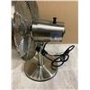 Image 8 : Nautica Home Stainless Steel Table Fan - Retro Design