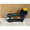 Image 3 : Mastercraft Air Powered Brad Nailer